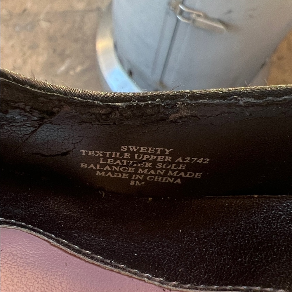 Paris Hilton Black and Red Heels - Picture 8 of 9